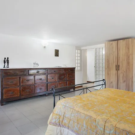 Lucia Villa